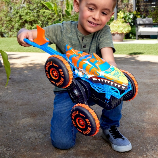 Imagine Hot Wheels Monster Truck Sharks vs Dinos mașina cu telecomandă Tiger Shark Climber