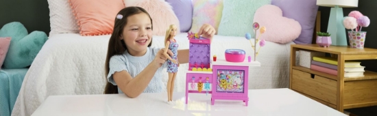 Imagine BARBIE MYSTERIES DETECTIVI PE PLAJA SET CABINA DE JOCURI SI PAPUSA BARBIE MALIBU CU ACCESORII