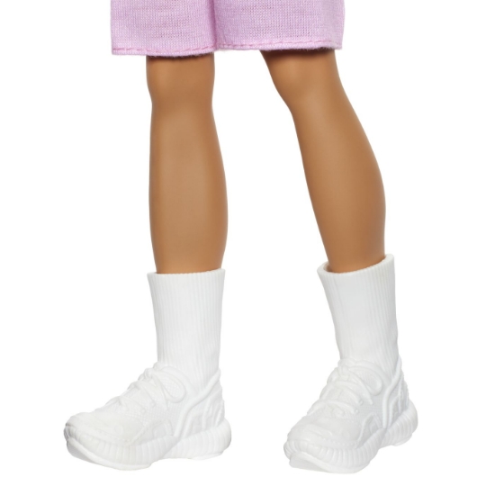 Imagine BARBIE FASHIONISTAS PAPUSA KEN BLOND CU BLUZA POLO DUNGI ROSII ALBE