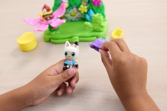 Imagine GABBYS DOLLHOUSE FILMUL SET POVESTEA GRADINII