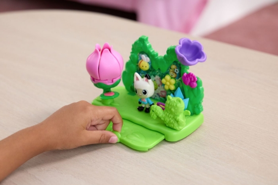 Imagine GABBYS DOLLHOUSE FILMUL SET POVESTEA GRADINII