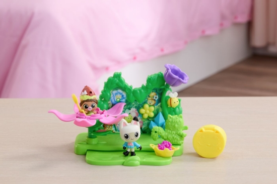 Imagine GABBYS DOLLHOUSE FILMUL SET POVESTEA GRADINII