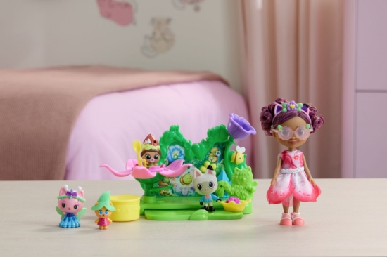 Imagine GABBYS DOLLHOUSE FILMUL SET POVESTEA GRADINII