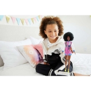 Imagine PAPUSA BARBIE FASHIONISTA CU PARUL AFRO SI JACHETA LILA