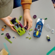 Imagine LEGO CITY URMARIRE CU MASINA DE POLITIE SI MASINA PUTERNICA 60415