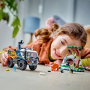 Imagine LEGO CITY CAMIONUL OFF-ROAD AL UNUI EXPLORATOR AL JUNGLEI 60426