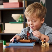 Imagine LEGO MINECRAFT CALATORIE PE CORABIA DE PIRATI 21259