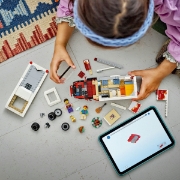Imagine LEGO CITY RULOTA PENTRU AVENTURI DE VACANTA 60454