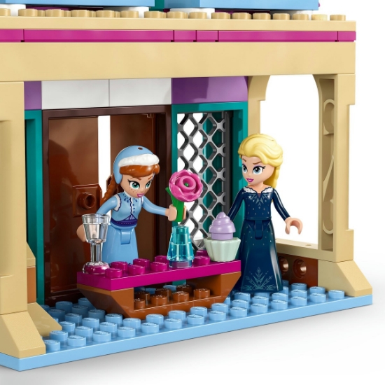 Imagine LEGO DISNEY CASTELUL ARENDELLE DIN REGATUL DE GHEATA 43265