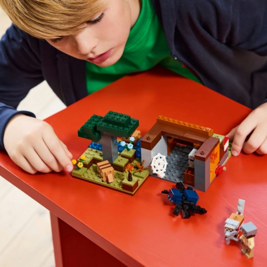 Imagine LEGO MINECRAFT EXPEDITIA DE MINERIT CU TATU 21269