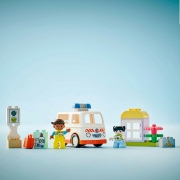 Imagine LEGO DUPLO AMBULANTA SI SOFER 10447