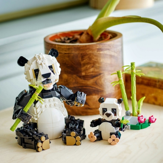 Imagine LEGO CREATOR ANIMALE SALBATICE: FAMILIA DE URSI PANDA 31165