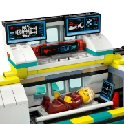 Imagine LEGO CITY AVION AMBULANTA PENTRU URGENTE 60465