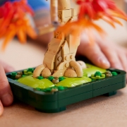 Imagine LEGO BOTANICALS BONSAI DE ARTAR JAPONEZ ROSU 10348