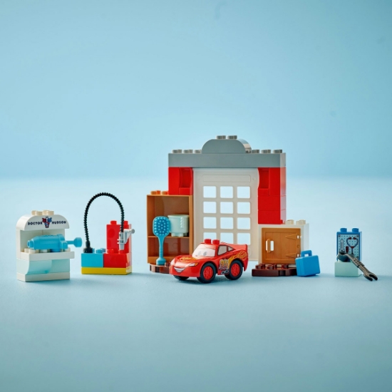 Imagine LEGO DUPLO VIZITA LUI MCQUEEN LA GARAJUL LUI DOC 10456