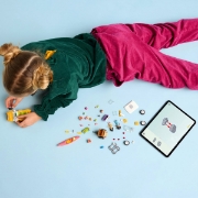 Imagine LEGO FRIENDS MASINA DE CALATORII A PRIETENIEI 42659 