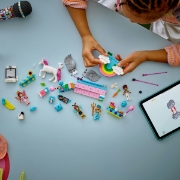 Imagine LEGO FRIENDS BAL MASCAT CU UNICORNUL SI ZANA 42661