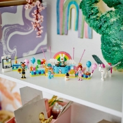Imagine LEGO FRIENDS BAL MASCAT CU UNICORNUL SI ZANA 42661