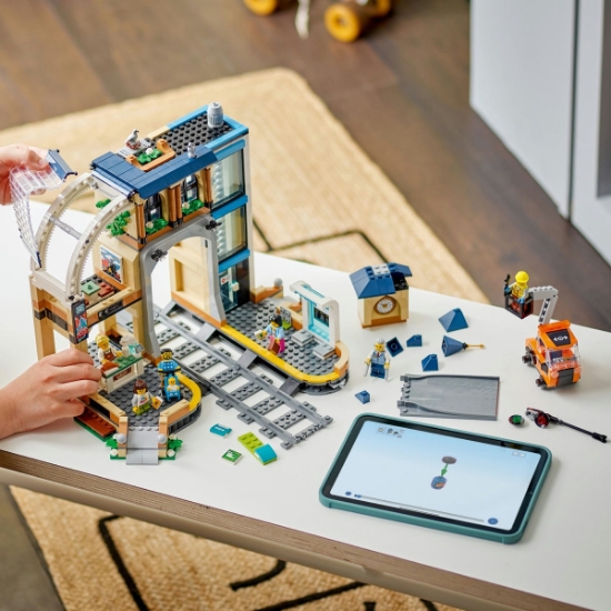 Imagine LEGO CITY GARA CENTRALA 60469
