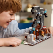 Imagine LEGO MINECRAFT MINA TARNACOP 21277