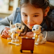 Imagine LEGO DISNEY CATELUSII LUCKY SI PENNY DIN 101 DALMATIENI 43271