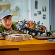 Imagine LEGO CITY CAMIONUL LABORATOR STIINTIFIC AL EXPLORATORILOR ARCTICI 60471