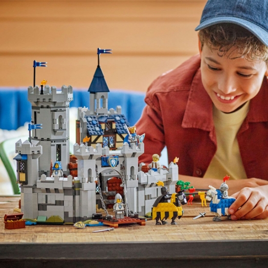 Imagine LEGO CREATOR CASTEL MEDIEVAL CU CAI SI CAVALERI 31168