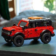 Imagine LEGO TECHNIC FORD BRONCO SUV 42213 