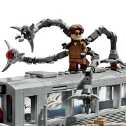 Imagine LEGO MARVEL LUPTA PE ACOPERISUL TRENULUI OMUL PAIANJEN SI DOC OCK 76321