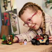 Imagine LEGO JURASSIC WORLD RENASTEREA EVADARE OFF-ROAD DIN CALEA UNUI VELOCIRAPTOR 76972 