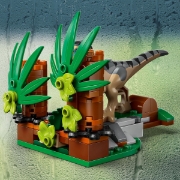 Imagine LEGO JURASSIC WORLD RENASTEREA EVADARE OFF-ROAD DIN CALEA UNUI VELOCIRAPTOR 76972 