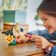 Imagine LEGO CREATOR ANIMALE SALBATICE TUCAN TROPICAL 31173 