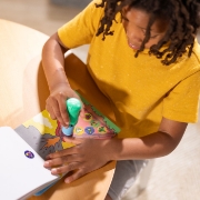 Imagine MELISSA AND DOUG SET DE JOACA AUTOCOLANTE SI STAMPILA REINCARCABILA DINOZAUR