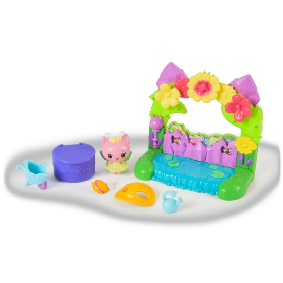 Imagine GABBYS DOLLHOUSE FILMUL SET BALCONUL GRADINA FERMECATA SI FIGURINA KITTY CU ACCESORII