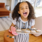 Imagine MELISSA AND DOUG SET DE JOACA FURSECURI DIN LEMN