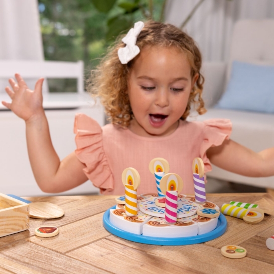 Imagine MELISSA AND DOUG SET DE JOACA DIN LEMN TORT ANIVERSAR 