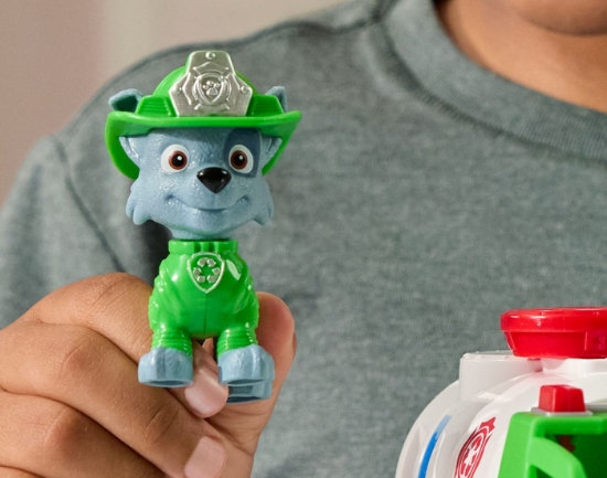 Imagine PATRULA CATELUSILOR VEHICUL DE SALVARE MASINA DE POMPIERI SI FIGURINA ROCKY