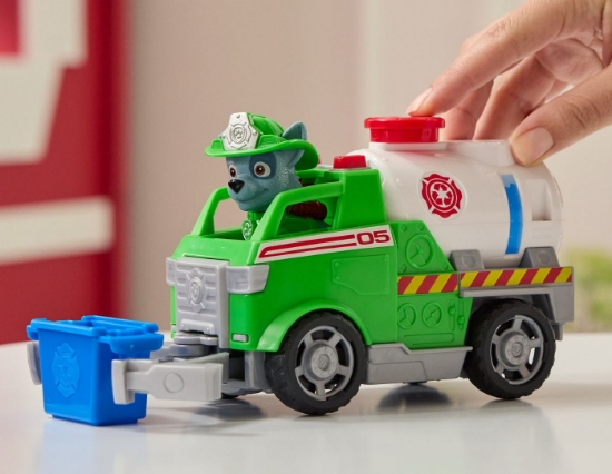 Imagine PATRULA CATELUSILOR VEHICUL DE SALVARE MASINA DE POMPIERI SI FIGURINA ROCKY