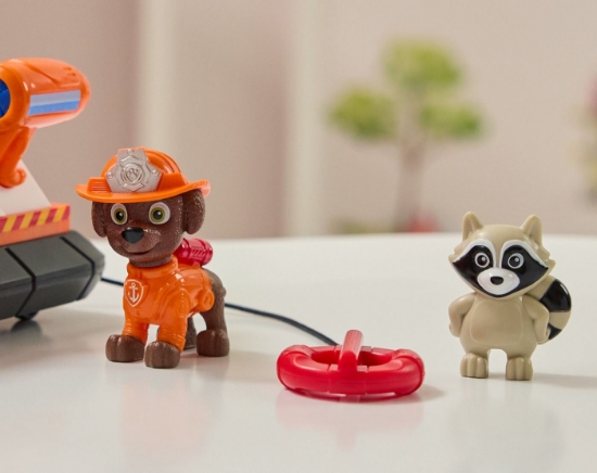 Imagine PATRULA CATELUSILOR VEHICUL DE SALVARE MASINA DE POMPIERI SI FIGURINA ZUMA