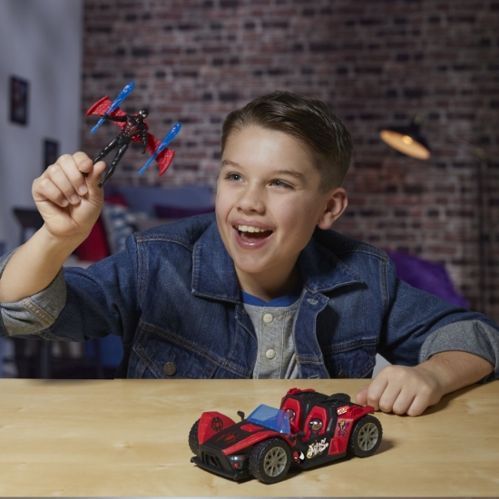 Imagine MARVEL SPIDER MAN VENOM VERSUS LANSATOR AUTO SI FIGURINA MILES MORALES