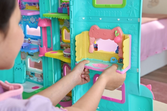 Imagine GABBYS DOLLHOUSE FILMUL CAMERE PENTRU CASA DE PAPUSI A LUI GABBY BAIE CU FIGURINE SI ACCESORII
