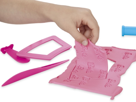 Imagine PLAY DOH BARBIE SET PLASTELINA INIMIOARE SI PAR