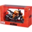 Imagine MAISTO MOTOCICLETA METALICA CU STAND KTM 1290 SUPER DUKE R SCARA 1 LA 12