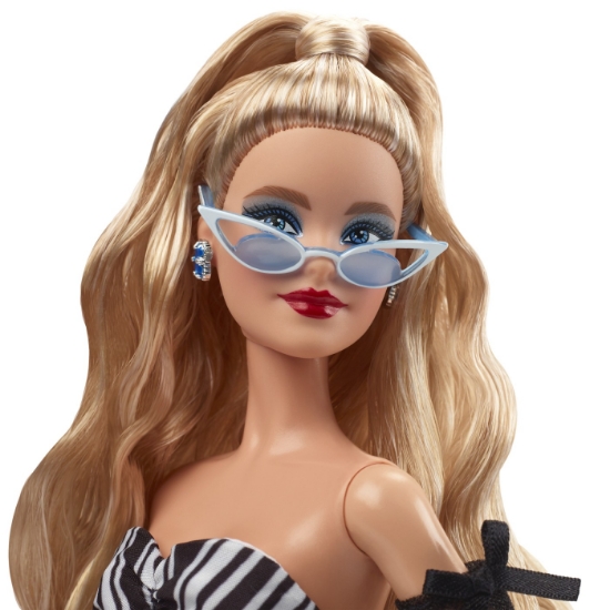 Imagine BARBIE SIGNATURE ANIVERSARE 65 ANI PAPUSA BARBIE CU ROCHIE DE BAL ALB NEGRU
