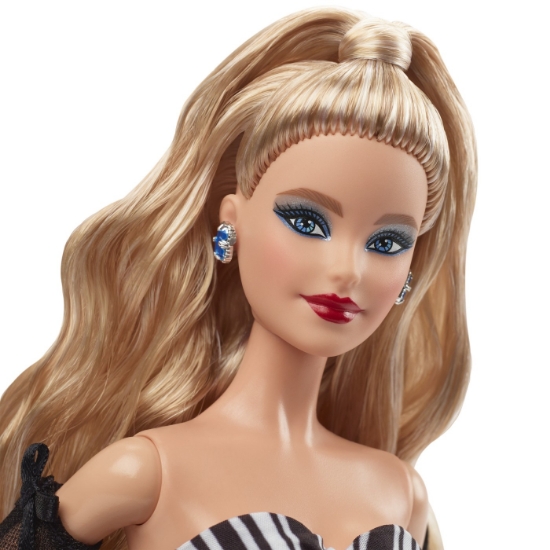 Imagine BARBIE SIGNATURE ANIVERSARE 65 ANI PAPUSA BARBIE CU ROCHIE DE BAL ALB NEGRU