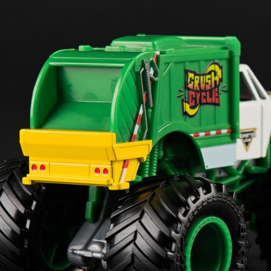 Imagine MONSTER JAM ON THE JOB MASINUTA METALICA CRUSH CYCLE SCARA 1 LA 64