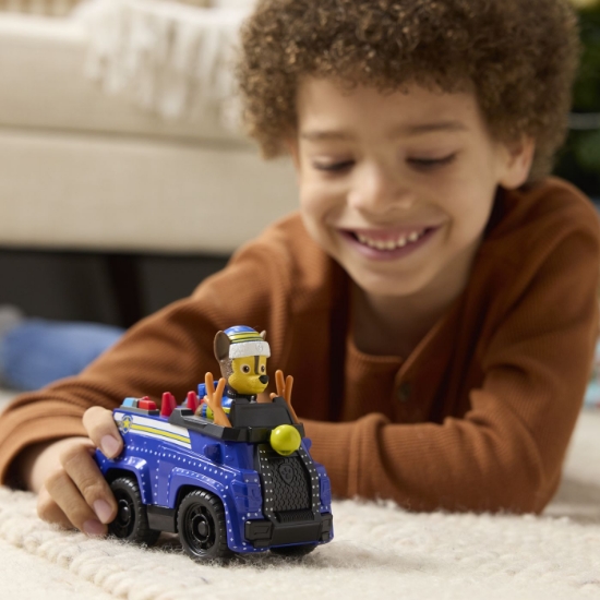 Imagine PATRULA CATELUSILOR VEHICUL SI FIGURINA CHASE CU ACCESORII DE CRACIUN