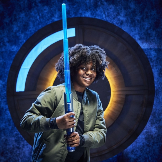 Imagine STAR WARS SABIE LASER ELECTRONICA POWER THE FORCE CAL KESTIS