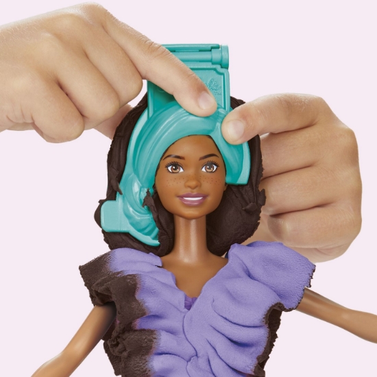 Imagine PLAY DOH BARBIE SET PLASTELINA BARBIE FASHIONISTA RUFFLES CREATII VESTIMENTARE