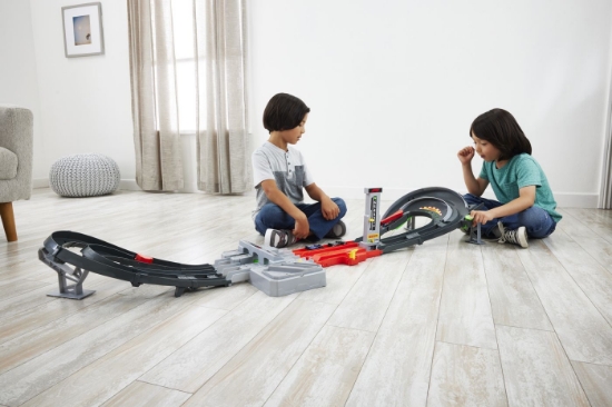 Imagine HOT WHEELS RACING CUIRCUIT DE CURSE GRAND PRIX FORMULA 1 CU 3 MASINUTE INCLUSE 